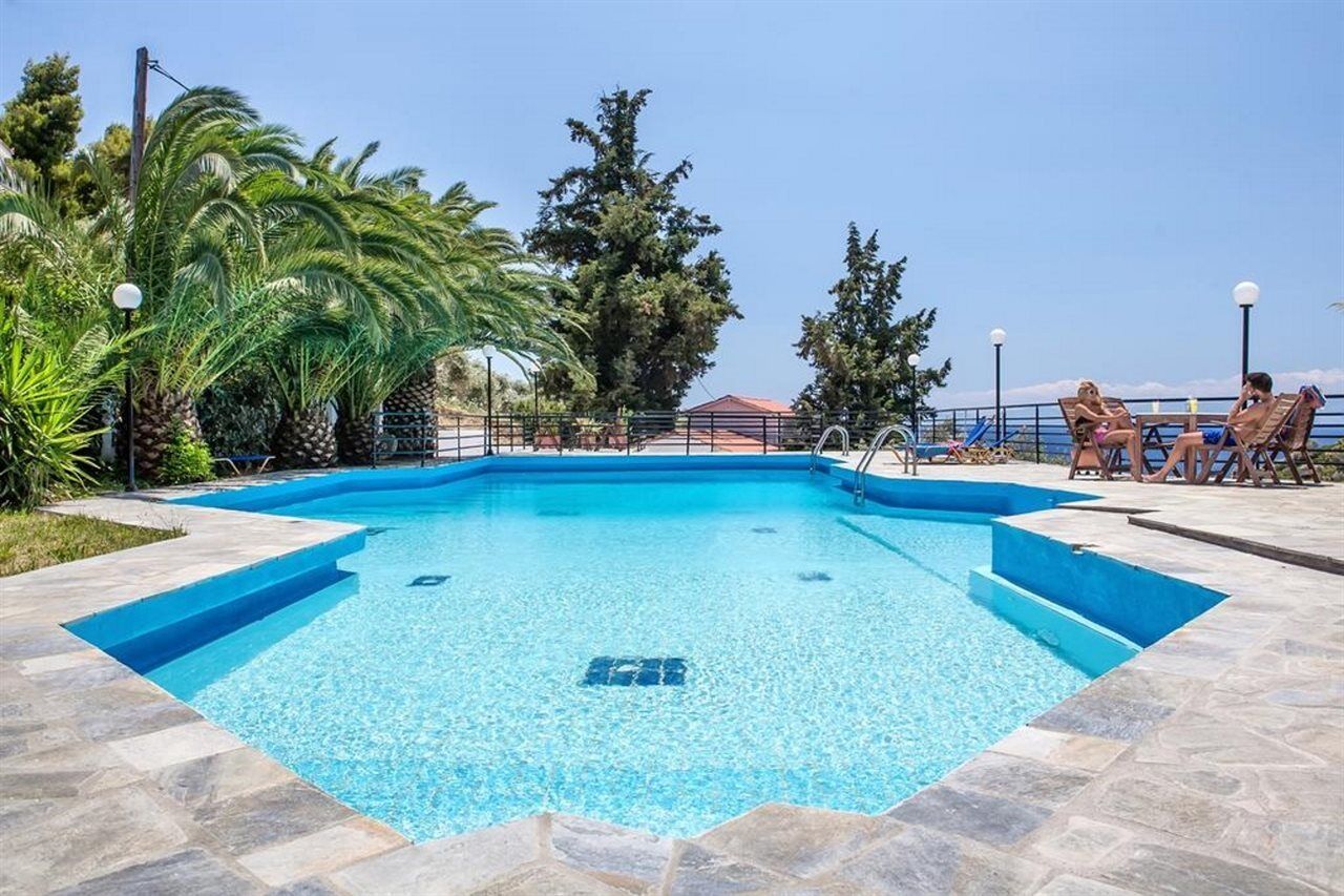 Stafylos Suites & Boutique Hotel Bagian luar foto