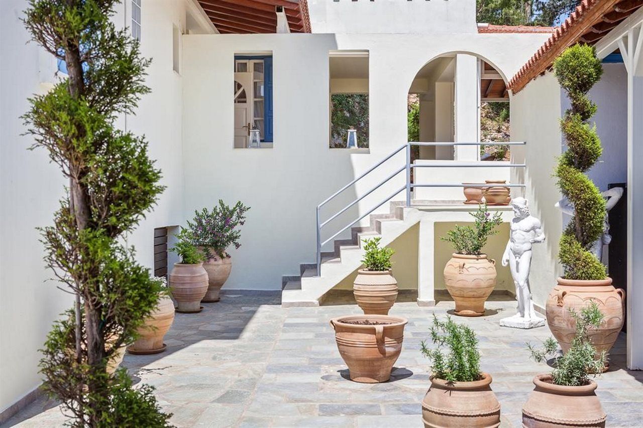 Stafylos Suites & Boutique Hotel Bagian luar foto